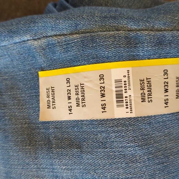 Signature by Levi Strauss Ligh Mid-Rise Jeans - Picture 3 of 7